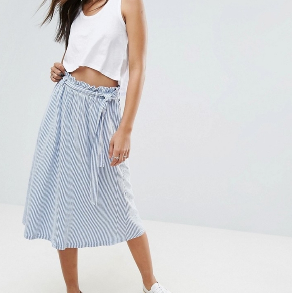 Vero Moda Dresses & Skirts - Vero Moda Striped skirt